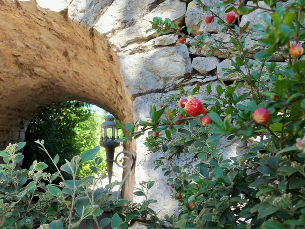 Chambres Et Jardin De Pierres Espedaillac Bagian luar foto